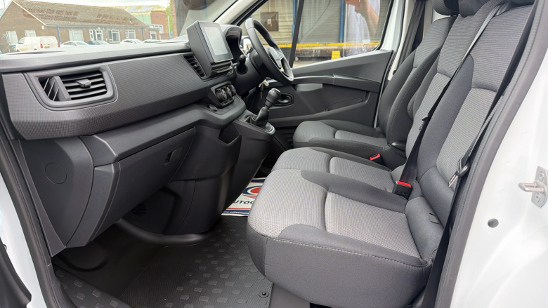 Renault Trafic Swb Diesel SL30 Blue dCi 130 Advance [Safety] Van